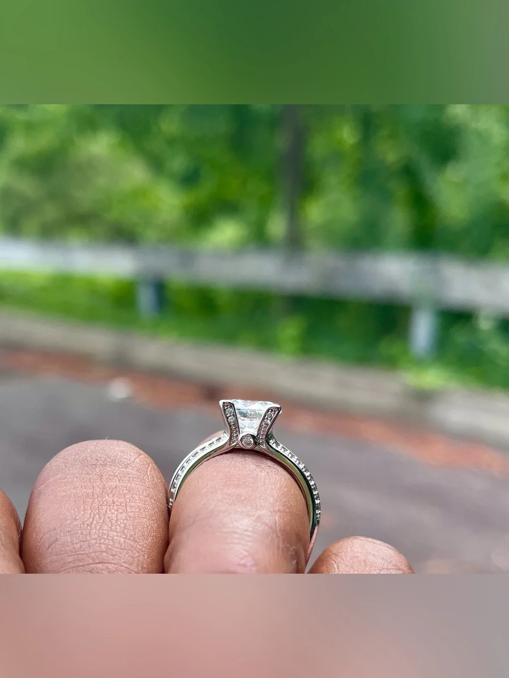 White Gold Plated Ring Size 8 Green